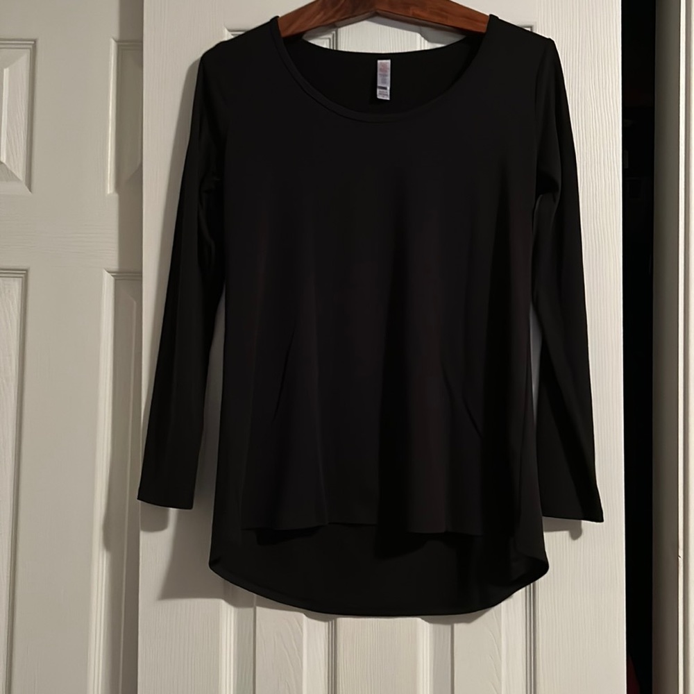 EUC Black long sleeve shirt